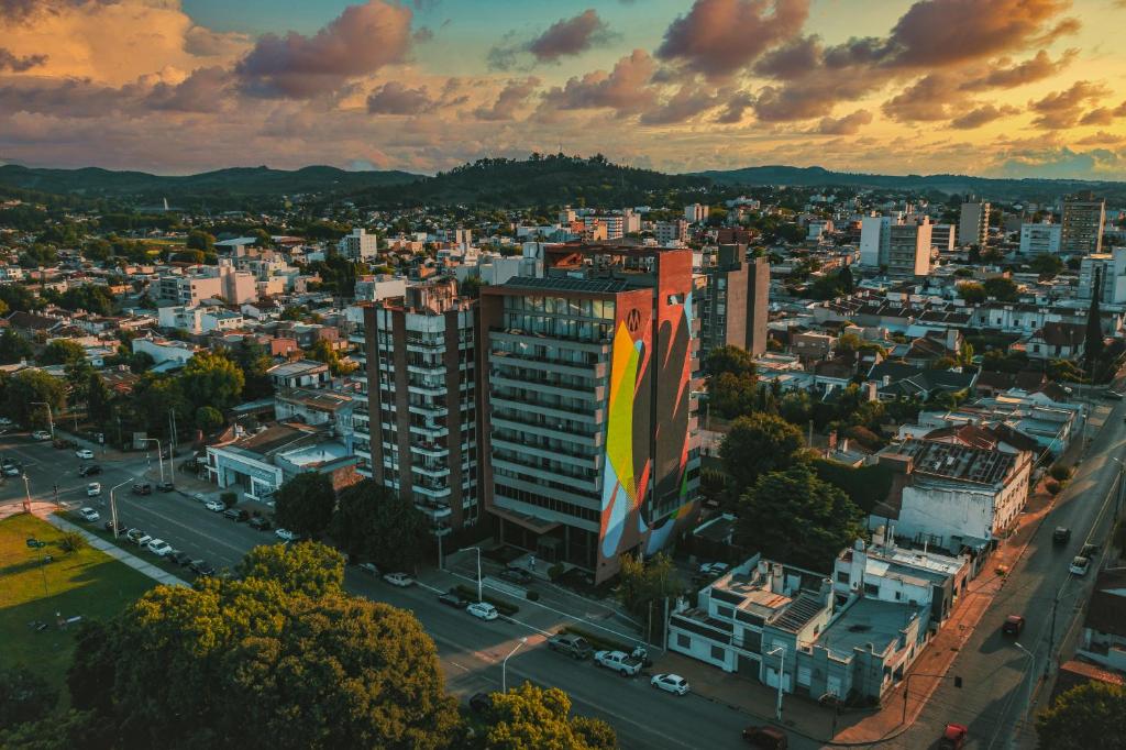 Foto aérea de Tandil al atardecer