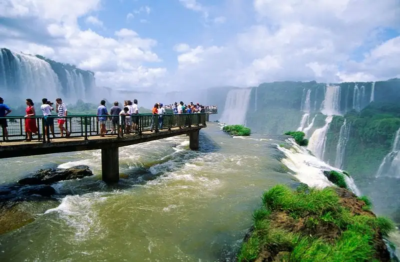 Mirador desde las cataratas del Iguazú
