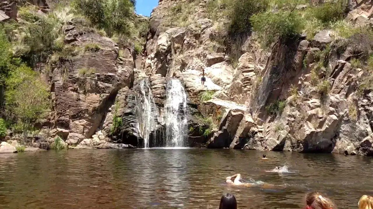 Saltos de agua en Mina Clavero