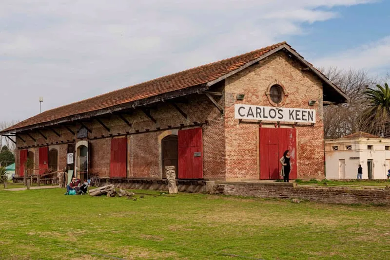 Ex estación de Tren en Carlos Keen